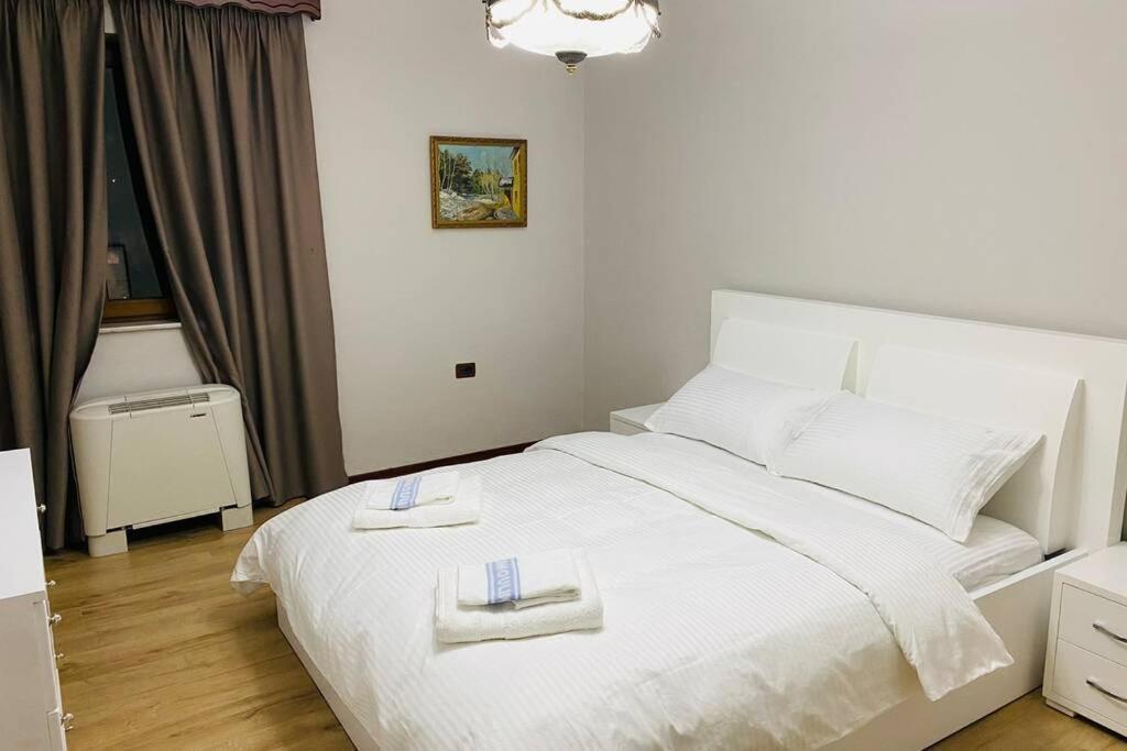 Stela'S Apartment Korce Bagian luar foto